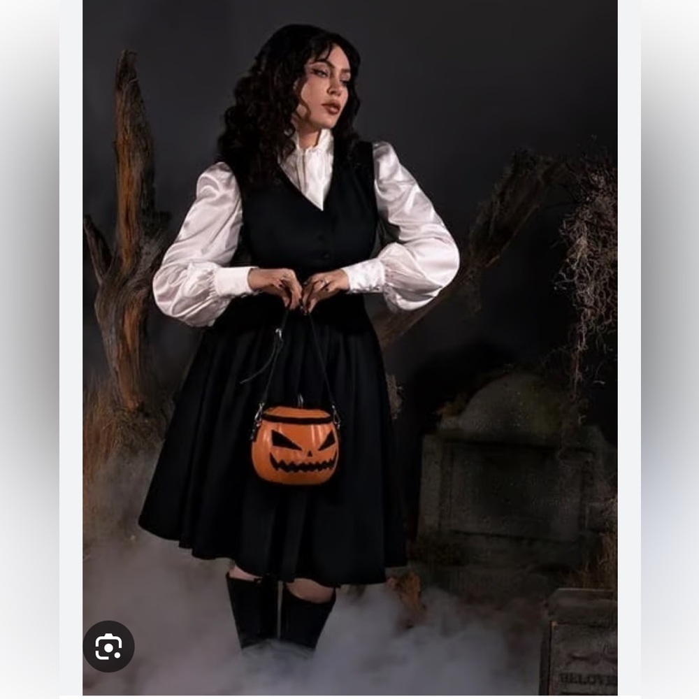 La Femme en Noir Sleepy Hollow black circle skirt